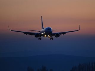 İsrail, hava sahasını yeniden uçuşlara açtı