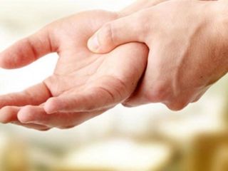 Sık sık eliniz titriyorsa dikkat! Bu hastalıkların belirtisi olabilir