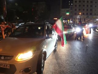 Tahran'da zafer kutlamaları başladı