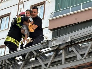 Kırıkkale'de şarjdaki telefonun bataryası patladı: Yangından 8 kişi etkilendi