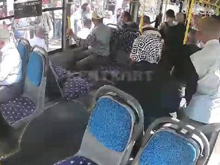 Isparta'da otobüs şoförü fenalaşan yolcuyu hastaneye yetiştirdi