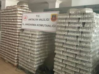 Antalya'da 10 bin litre kaçak alkol ele geçirildi