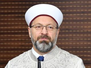 Diyanet İşleri Başkanı Erbaş'ın eşiyle ilgili hac iddiasına yalanlama