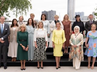 Hollanda Kraliçesinin ev sahipliğindeki özel programa Emine Erdoğan'dan katılım