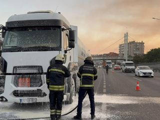 Kocaeli'de korku dolu anlar: Gaz yüklü tankerde yangın çıktı