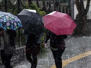 Pazar günü için verildi: Şemsiyesiz çıkmayın, aniden bastıracak