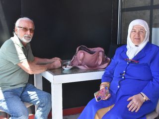 Antalya yolunda kaybolan kedileri için Sivas'a gittiler