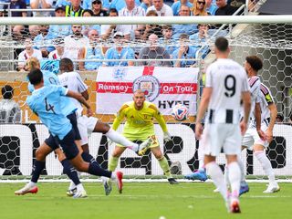 Manchester City, Juventus'u 5-2 yendi ve lider olarak gruptan çıktı
