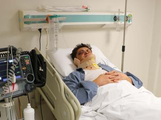 İzmir'de doktora sokak ortasında sopayla saldıran sanıkların cezası onandı