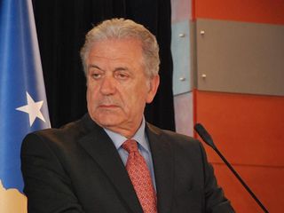 Yunan politikacıdan, ülkesinin göçle mücadele planına ilişkin eleştiri