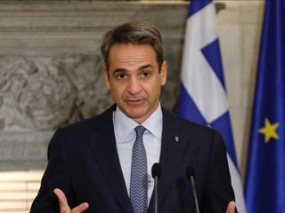 Miçotakis'in' NATO zirvesindeki görüntüleri gündem oldu