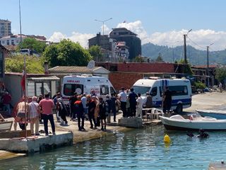 Trabzon’da denize giren 15 yaşındaki genç boğularak hayatını kaybetti