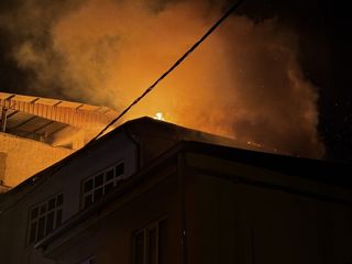 Bursa'da oto tamirhanesinde çıkan yangın hasara neden oldu