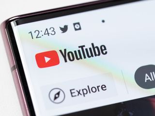 YouTube, Premium ve ücretsiz kullanıcılara yeni özellikler sunmaya başlıyor