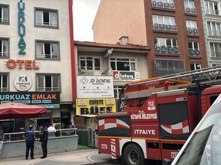 Kütahya'da otelin zemin katındaki yangında 10 kişi dumandan etkilendi