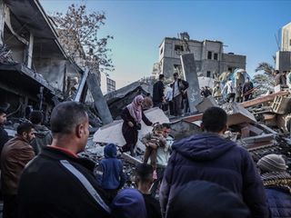 İsrail, Gazze'de saldırılarını sürdürüyor