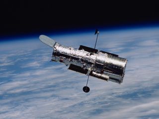 Hubble, 250 milyon ışık yılı uzaklıktaki galaksinin görüntüsünü yakaladı