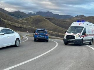 Rize'ye iniş yapmak üzereyken dağlık bölgede düşen uçağa ulaşıldı