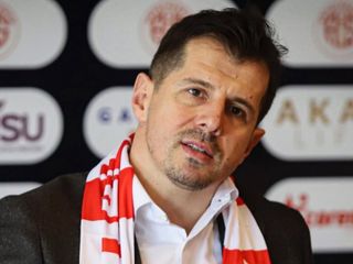 Antalyaspor'da Emre Belözoğlu ile yola devam