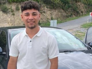 Hatay'da motosiklet yarışı yapan 18 yaşındaki genç, kamyonete çarpıp öldü