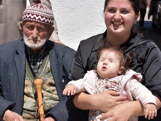 Sivas'ta 100 yaşını torunuyla kutladı