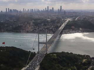 Günlük 230 bine yakın aracın geçtiği FSM Köprüsü, 37 yaşında