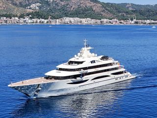 Marmaris'te lüks yata 3 tankerlik yakıt ikmali yapıldı