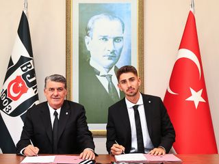 Beşiktaş'ta Demir Ege Tıknaz'ın sözleşmesi yenilendi