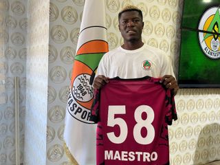 Maestro, Alanyaspor'a imza attı