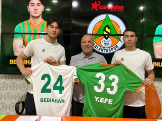 Alanyaspor, Bedirhan Özyurt ve Yunus Efe Sarıkaya'ya imza attırdı