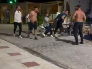 Muğla'da esnafı silahla vuran kişiyi yakalayıp dövdüler