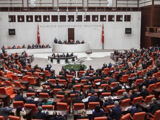 TBMM'de 100'ü aşkın milletvekili ve personel hastanelik oldu