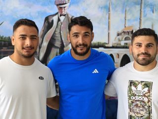 Kırkpınar'da aile boyu kol bağlıyorlar