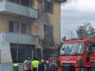 Kastamonu'da televizyon patlaması, 3 katlı evi küle çevirdi