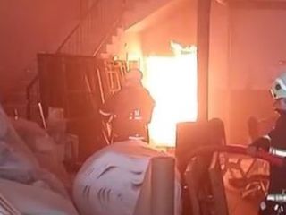 Sivas'ta Keresteciler Sitesi'ndeki yangına itfaiye müdahalesi