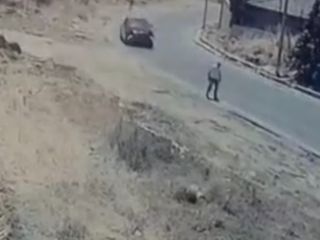 İstanbul'da 15 yaşındaki sürücünün yaptığı kaza güvenlik kamerasında