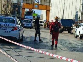 Yalova'da tersanede üzerine vinç düşen işçi öldü