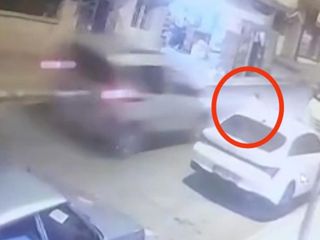 Siirt'te aniden yola çıkan çocuğa araç çarptı