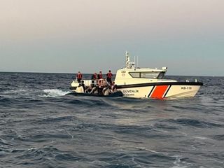 Çanakkale açıklarında 17 kaçak göçmen yakalandı