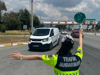 Aydın'da durdurulan araçta 5 düzensiz göçmen yakalandı