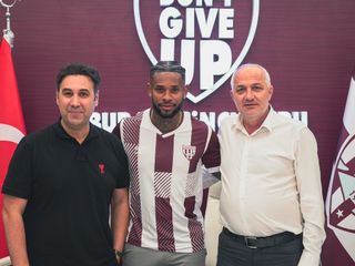 Bandırmaspor, Leandro Bacuna'yı transfer etti