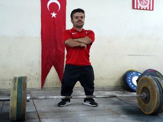 Türkiye'de 15 halter şampiyonluğu var: Gözü dünya birinciliğinde