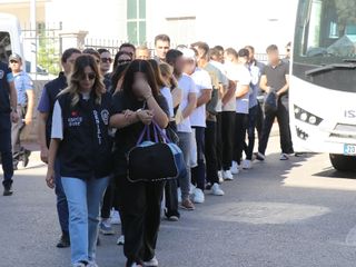 Denizli'de eskort ilanıyla 11 milyon dolandıran 17 şüpheli tutuklandı