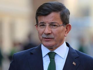 Ahmet Davutoğlu'dan CHP'li belediyelere yapılan operasyona tepki