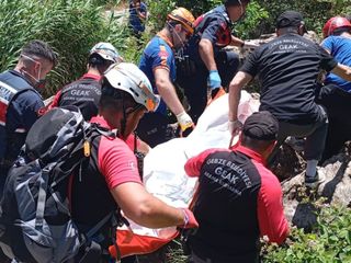 Kocaeli'de kayalıklar arasında erkek cesedi bulundu