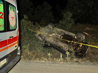 Uşak'ta şarampole devrilen otomobildeki 1 kişi yaşamını yitirdi