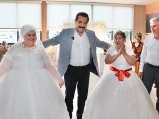 Denizli'de down sendromlu Gülizar ve Selma'nın gelin olma hayalleri temsili düğünle gerçekleşti