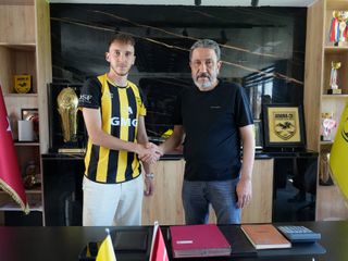 Beşiktaş, Adnan Karahisar'ı Adana 01 FK'ya kiraladı