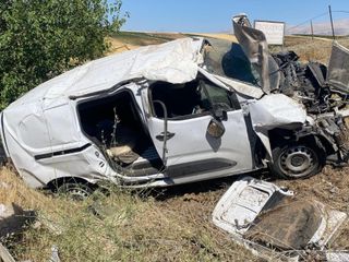 Adıyaman'da hafif ticari araç şarampole devrildi: 1 ağır yaralı