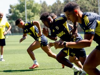 Fenerbahçe, sezonun ilk idmanını gerçekleştirdi